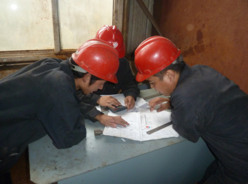 ����,������